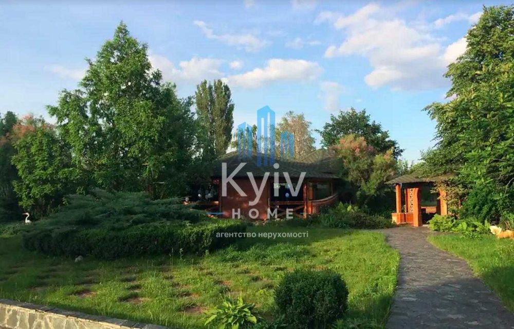 Продаж автономного будинку Гнідин 300м2 110 соток