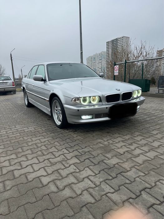 Продам БМВ е38.