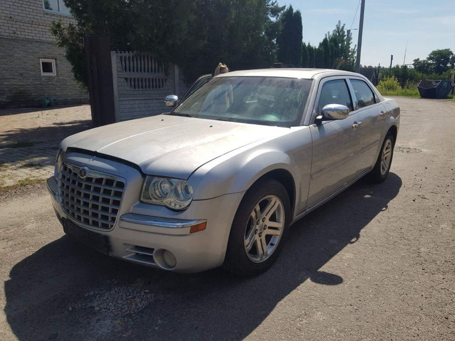 Chrysler 300C ( крайслер 300 С) мотор 2.7