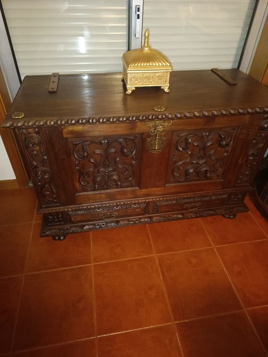 Magnífica arca antiga restaurada estilo renascença