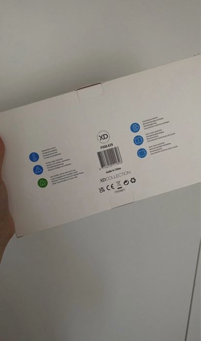 Bambusowy organizer na biurko z funkcją ładowarki bezprzewodowej