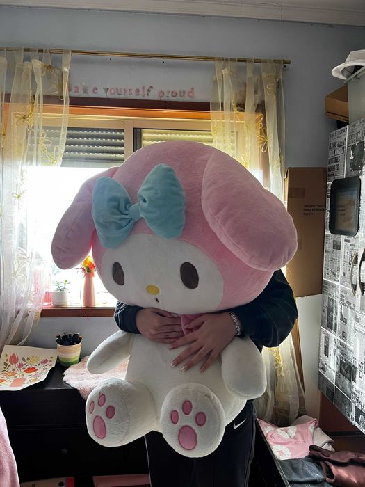 Hello Kitty gigante, nova