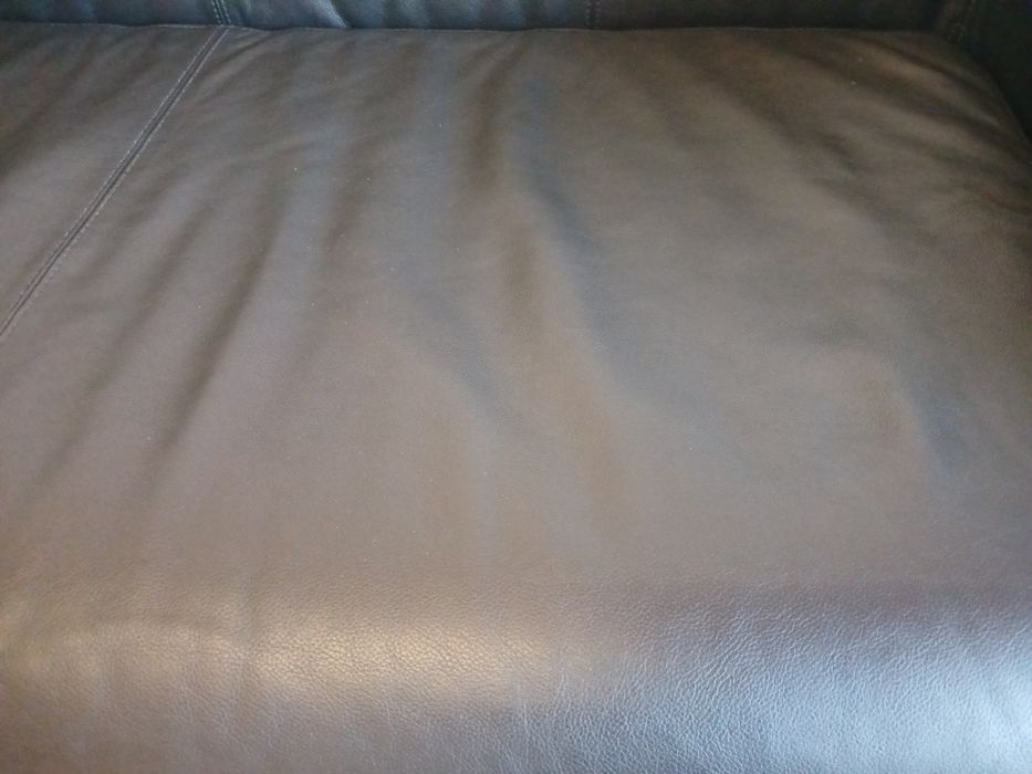 Шкіряний диванчик