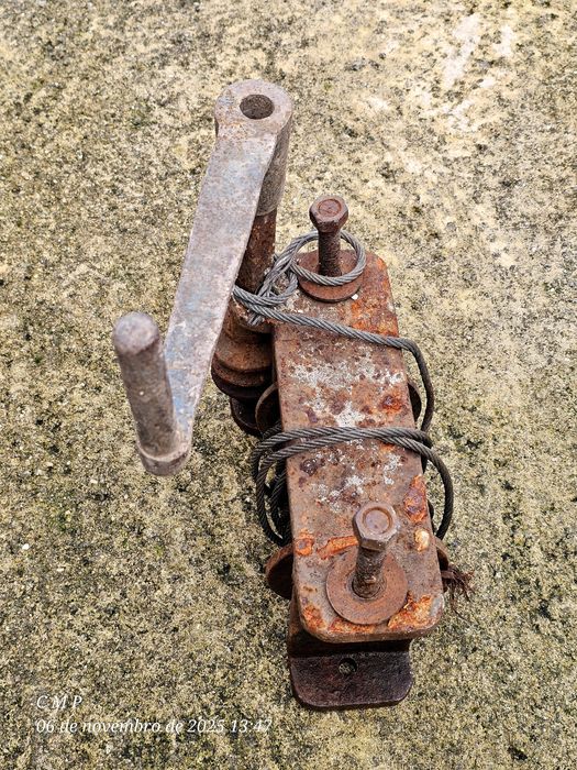 Vendo Sarilho de Poço de água para pendurar bomba de água ou motor