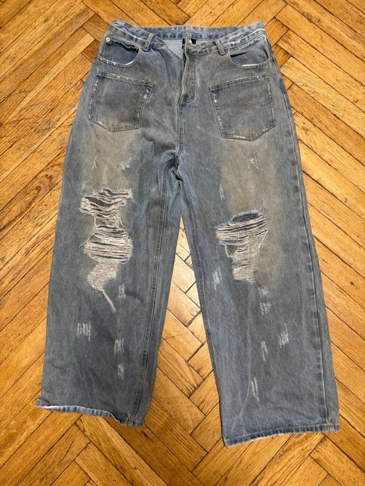 Type balenciaga pants