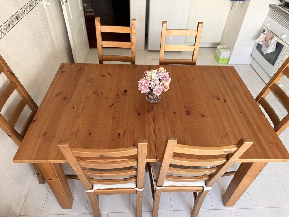 Mesa de Jantar IKEA STORNÄS com 4 Cadeiras – Pinho Maciço | como nova