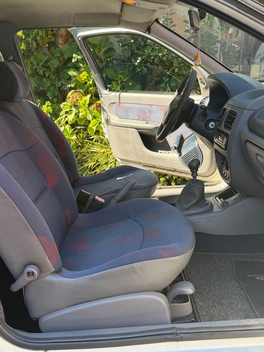 Renault Clio   1.9D. Ano 2000
