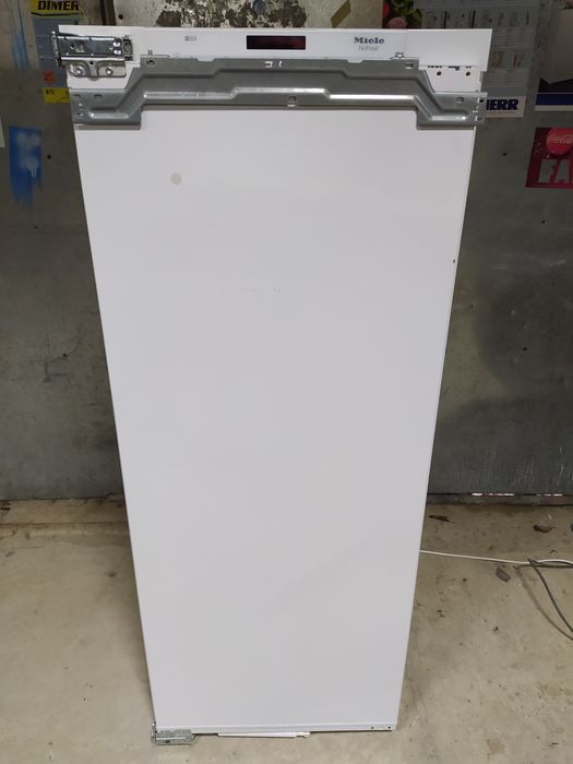 Морозильна камера Miele FNS 35402 i