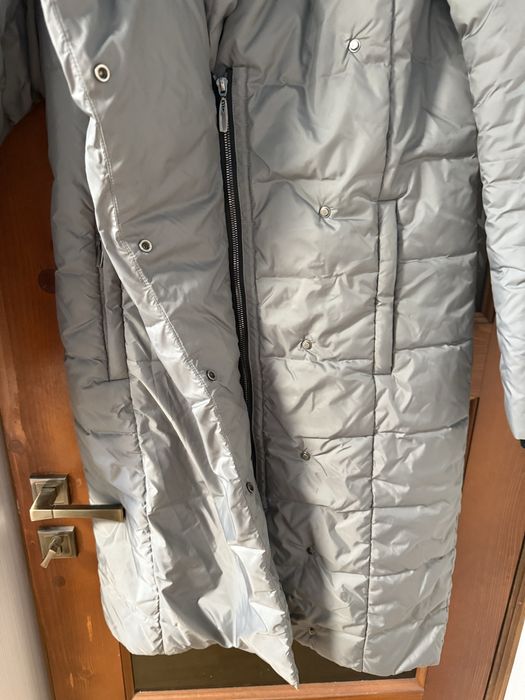 Зимовий жіночий пуховик