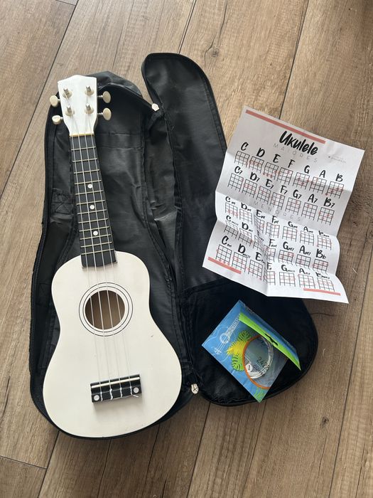 Ukulele białe 54 cm