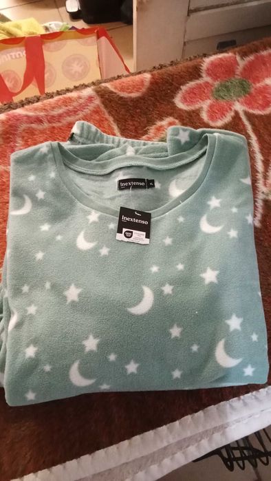 Lindo pijama polar senhora T- XL NOVO