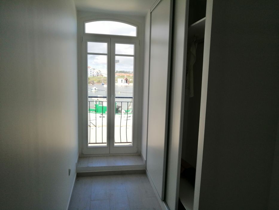 T3 em suites NOVA Construção 2025 1a Linha Frente Rio  yeld } 8%