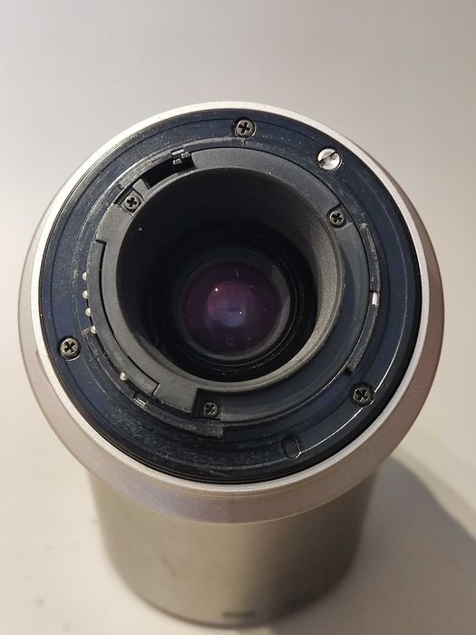 Objetiva Nikon Nikkor AF 70-300mm