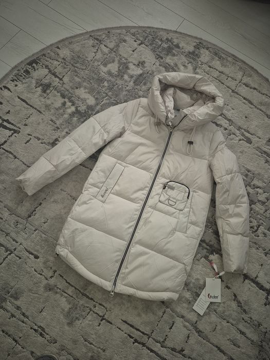 Курточка зимова         .