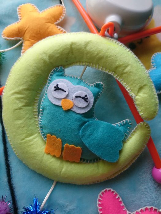 Мобиль для новорожденных из фетра