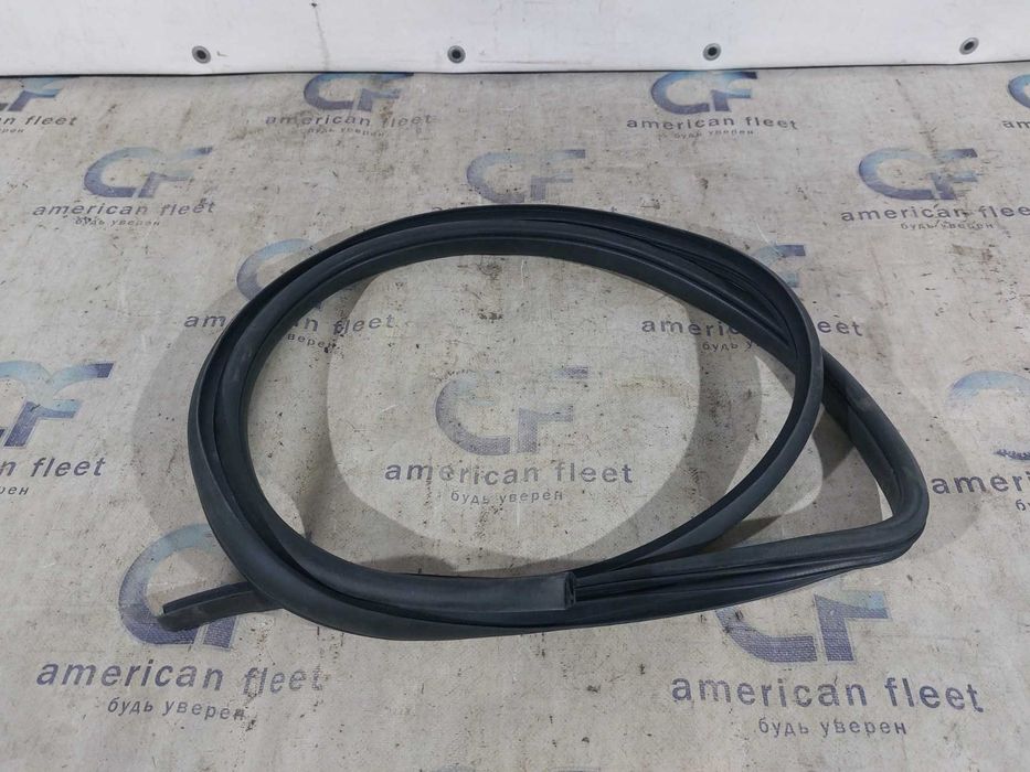 Hyundai Sonata 11-15 Hybrid Уплотнитель дверного проема перед / зад