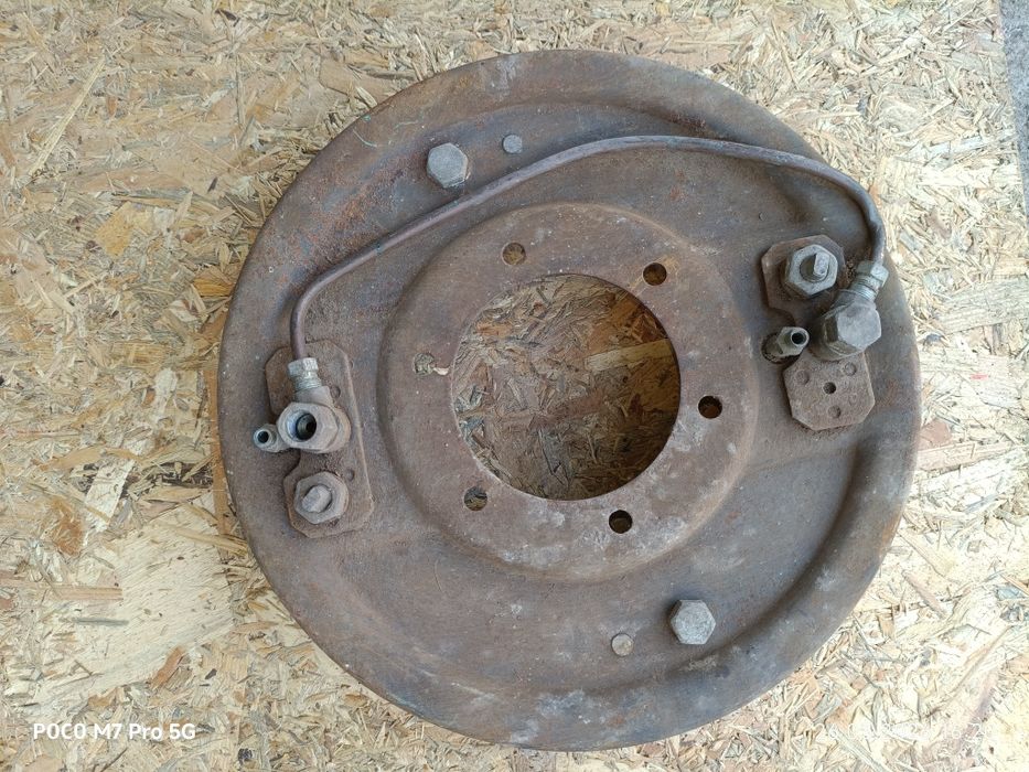 Гальмівний щит УАЗ в зборі