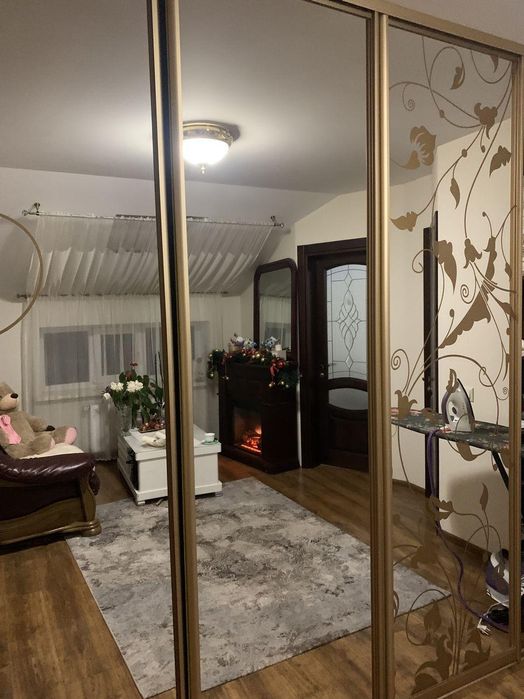 4-к, Івасюка вул., 11, Каскад