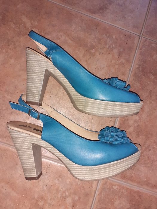 Sandalias em pele   n 40