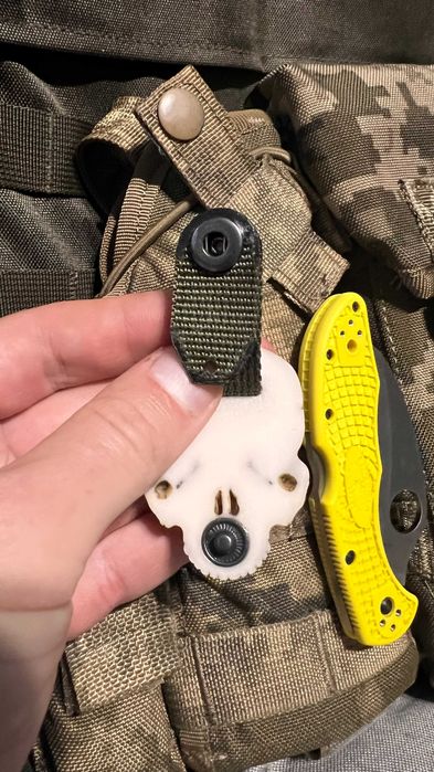 Патч череп з кріпленням на стропу Молле