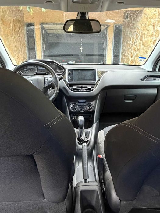 Peugeot 208 ano 2014