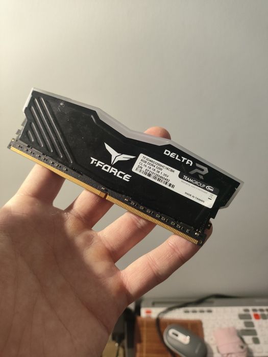 Оперативна пам'ять Ddr4 t force delta r 3200 8gb rgb