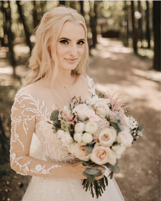 Весільна сукня