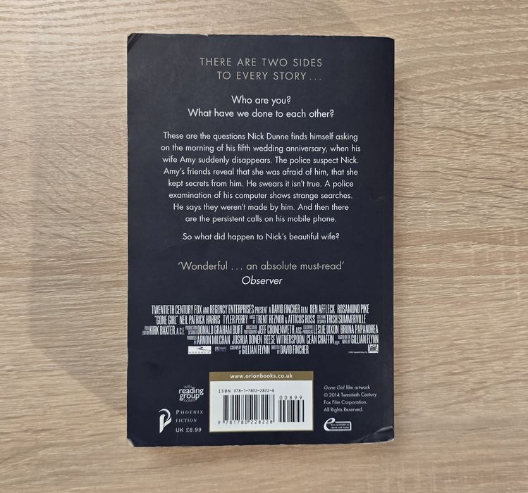 Продам книгу "Gone Girl" Gillian Flynn