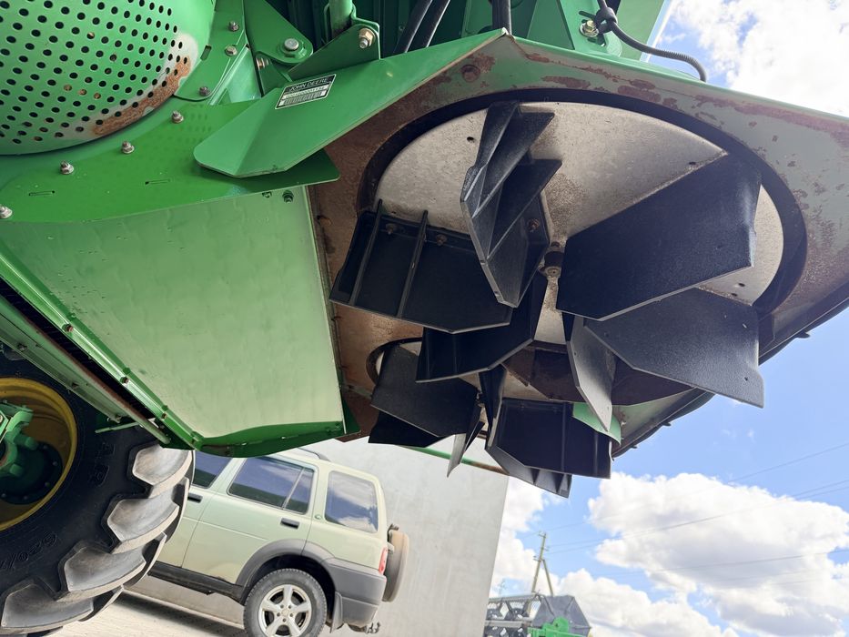 John Deere s690 , комбайн