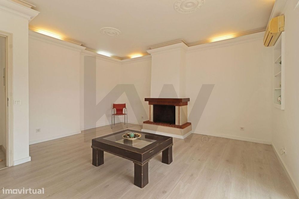 Penthouse T2 com terraço e vista Ria Formosa na Av. 5 de Outubro, Faro