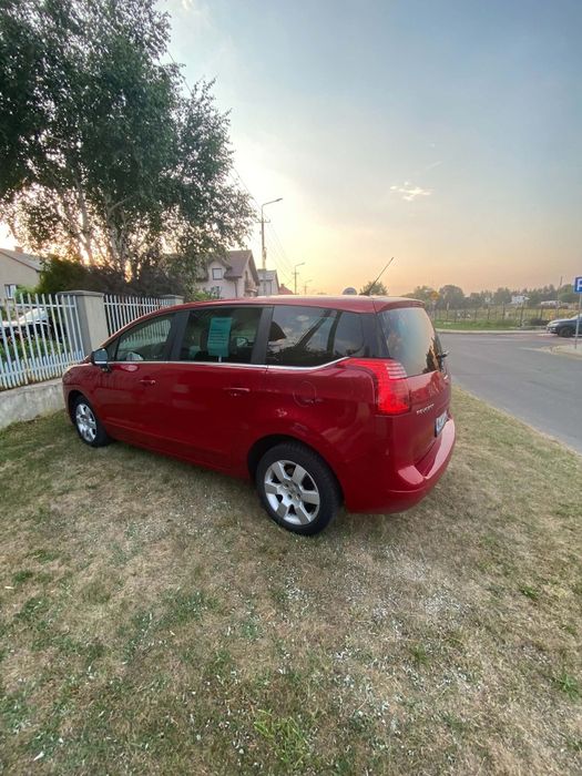 Sprzedam auto peugeot 5008