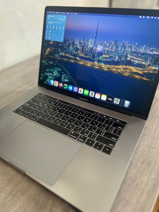 MacBook Pro 15 2018 16/512gb