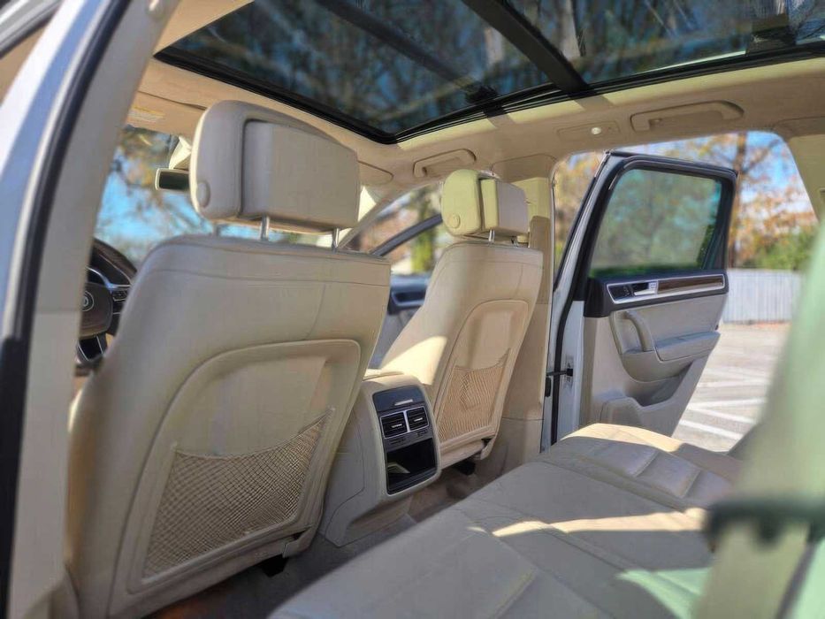 Volkswagen Touareg VR6 Lux      2016