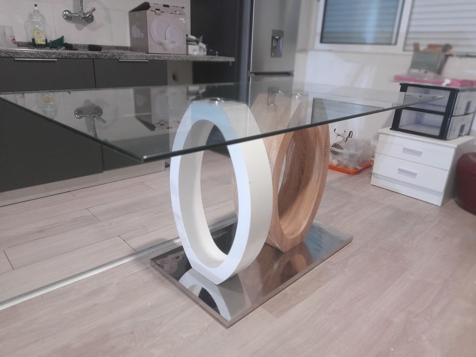 Mesa de jantar de vidro