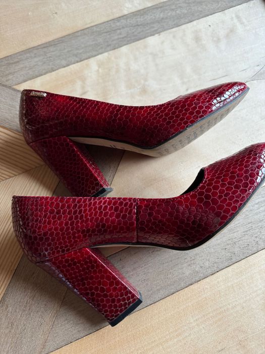 Buty Best but ,czółenka  bordo na słupku rozm.39