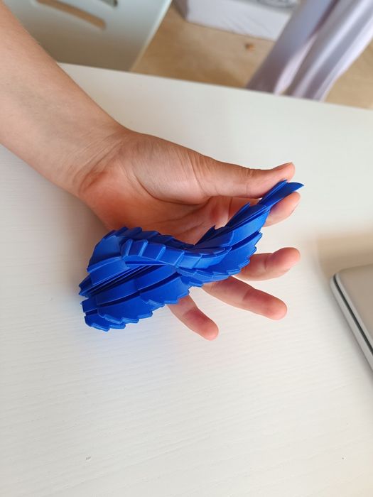Um brinquedo anti-stress super giro, impresso numa impressora 3D.