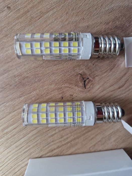 Lâmpadas LED, 4 unidades,  modelo E14,  9W,  6000K Luz Branca. Novas