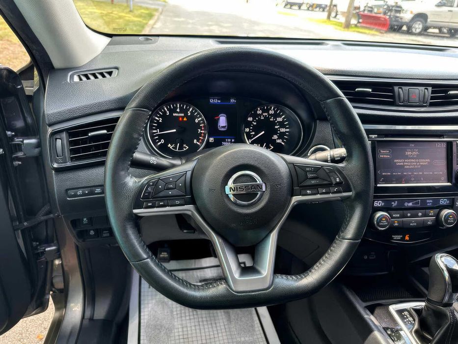 Nissan Rogue SV      2018