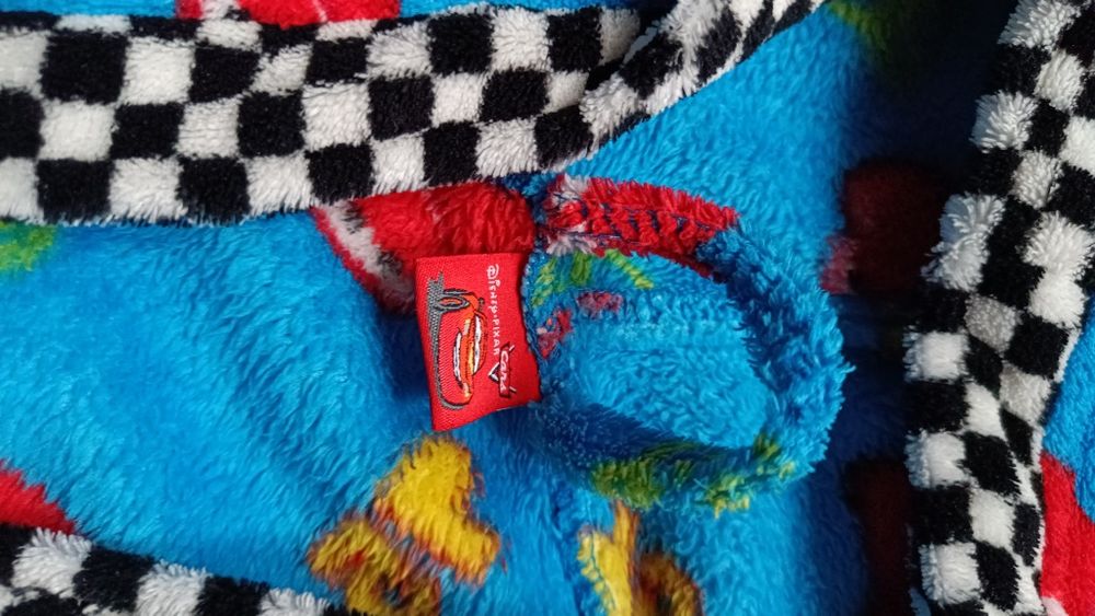 Szlafrok, porannik, auta, disney