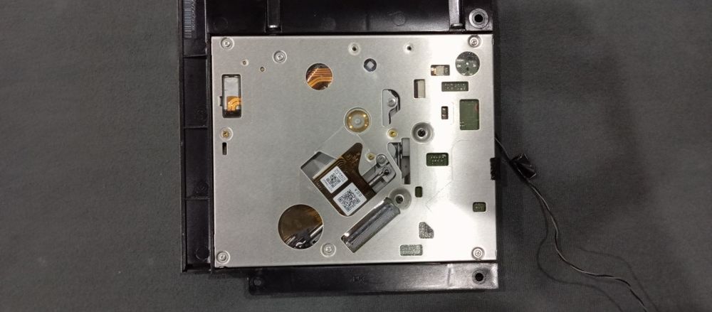 Sony DVD/CD Disc Player64751068576259122