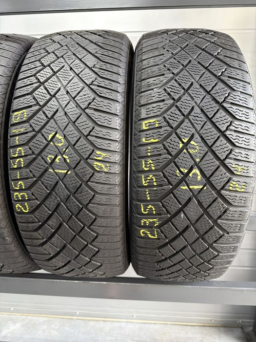 Зимові шини 235/55r19 Continental . Ціна 3250грн/шт