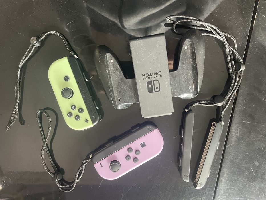 Nintendo Switch V1 Desbloqueada com acessórios