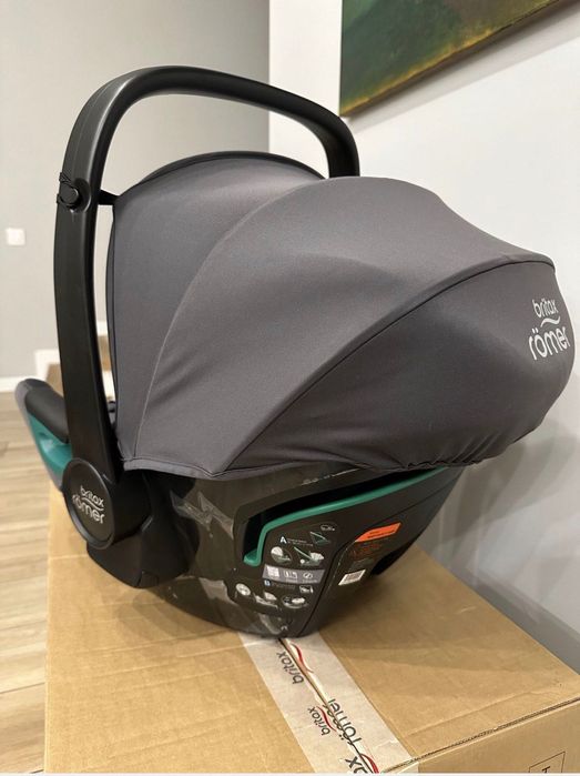Britax Romer Dualfix 3 i-size 0+