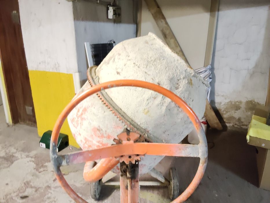 Concrete Mixer in Good Condition64750559651585120