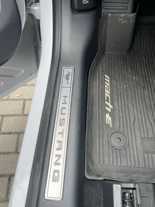 Ford mustang mach-е premium