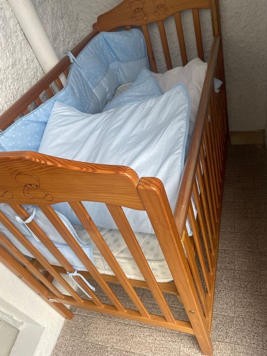 Berço de madeira novo