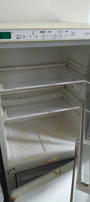 Холодильник Liebherr Glassline