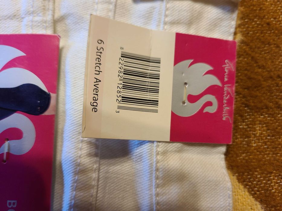 Нові. Жіночі. Stretch Boot Cut Gloria-Vanderbilt Jeans. USA.
