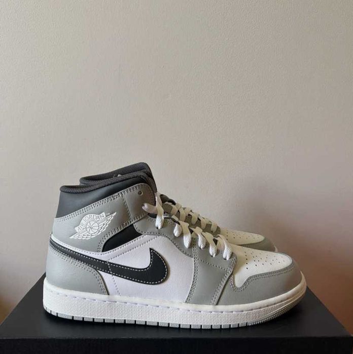 Jordan 1 Mid Light Smoke Grey R.42