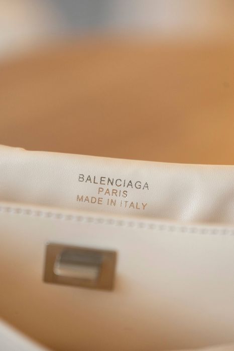 Сумка Balenciaga / сумочка баленсіага баленсіаґа біла молочна